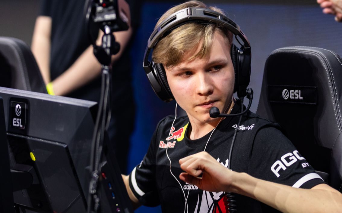 左悟：高天亮真的非常专业。他主动联系我们签署意向书，所以我们也担心他找不到一个好的战队。