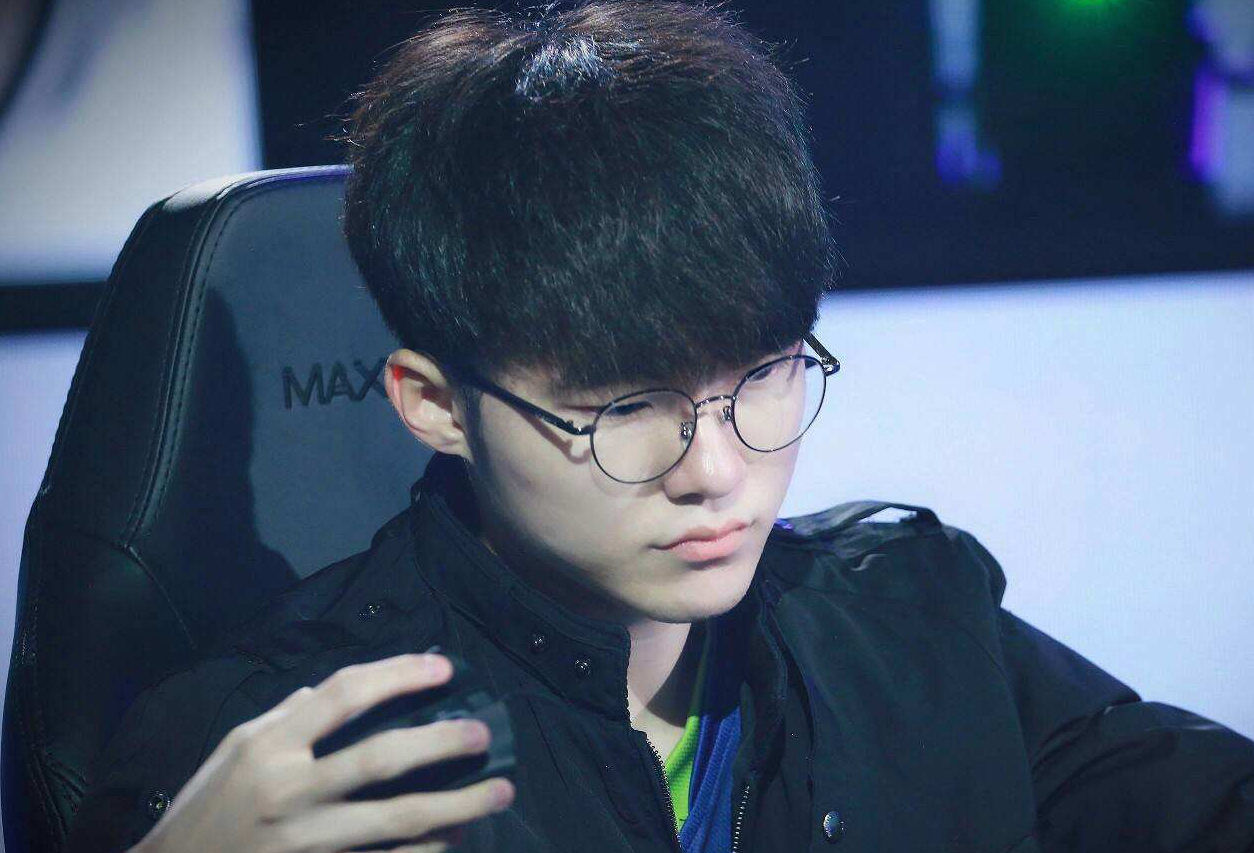 rookie ：我们不进季后赛才很奇怪吧